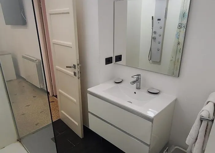 Varazzesuite شقة *